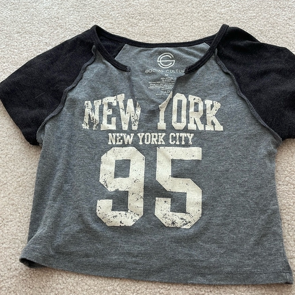 social culture women’s tee size medium